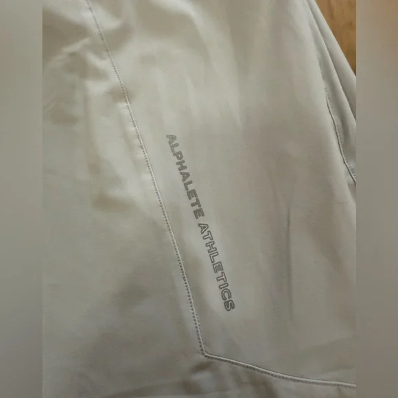 Alphalete men’s Light Gray Joggers Studio Pant - Picture 4 of 7